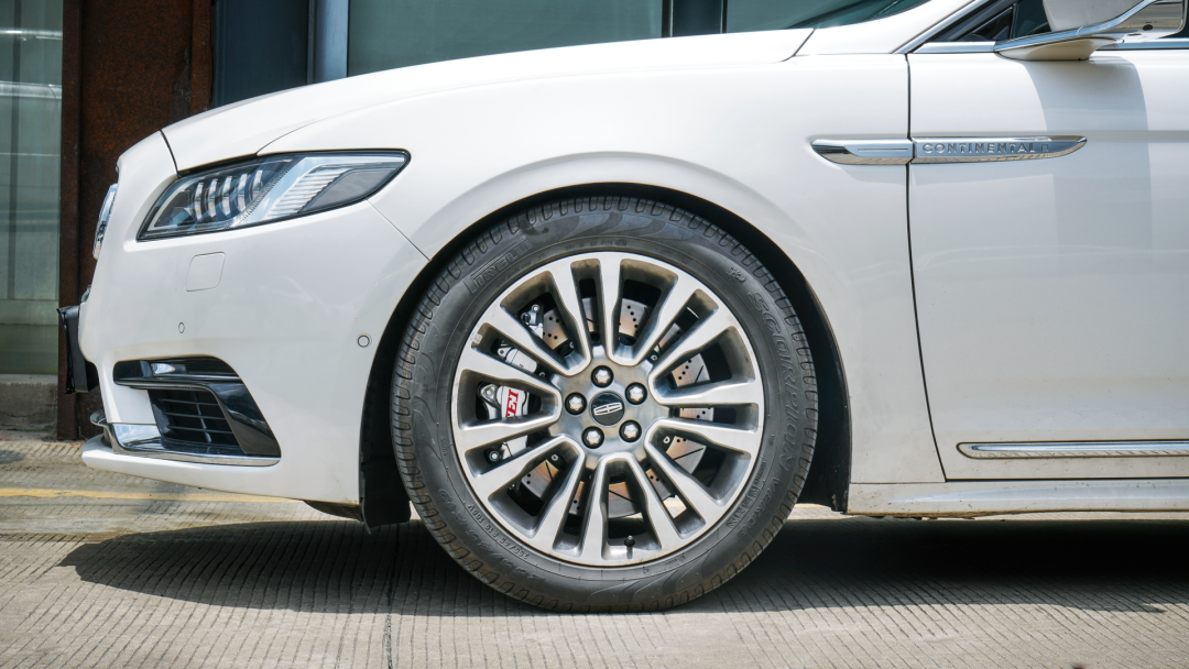 Kit de freno delantero grande 6 calibre de pistón con rotor de 378 * 32 mm sistema de freno automático BBK para Lincoln Continental 19 pulgadas llano de automóvil