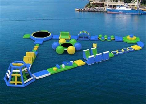 Anti - UV Giant Inflatable Water Park