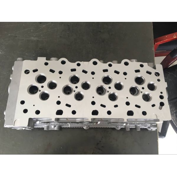 amc 908778 Cylinder Head For Hyundai Grand Starex D4CB 5J025 4AU00 5J0254AU00 5J025-4AU00 22100-4A701 22100-4A600