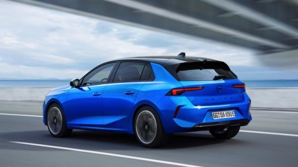 Véhicule électrique à conduite confortable à Opel Astra Electric avec batterie de 54kwh 150kw de puissance moteur à 170km/h vitesse maximale