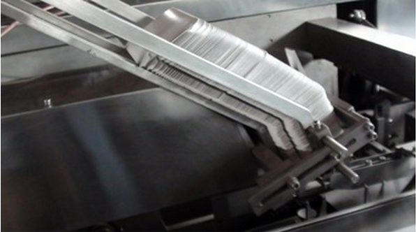 автоматическая вертикальная картонажная машина 50Хз 215*114*180км 120пкс/Мин