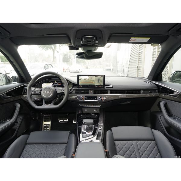 Experimenta viajes familiares de lujo con Audi S4 3.0 TFSI Coche de gasolina Euro VI Estándar de emisiones