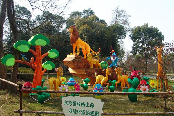 Characteristic Panda Decoration Fabric Chinese Lanterns Display Zoo And Playground