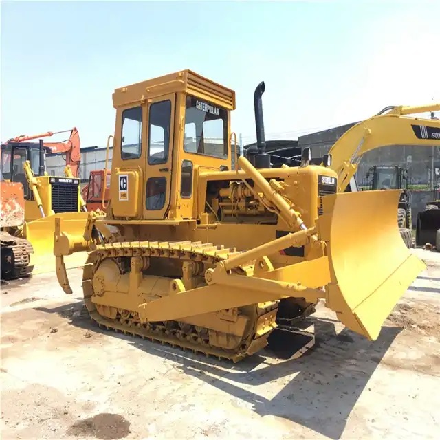 CAT D6D 20 Ton Used Crawler Bulldozer with 2400 Hours, 119kW Engine and Straight Tilt Blade