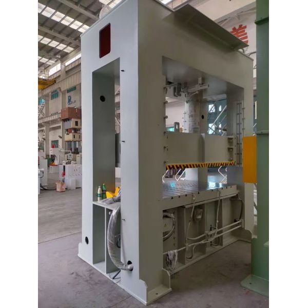 315t протягивая машину гидравлической прессы 24.5mpa пробивая