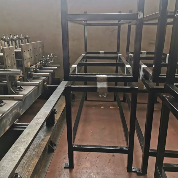 PLC Cable Tray Cover Making Machine 1-2mm Thickness Steel Hydraulic Cutting Type