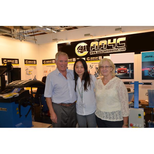 AA4C 3T регулируемые поднимают домкратом стоят