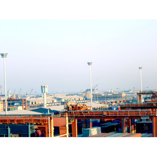 6-15м гальванизированный стальной высокий фонарный столб рангоута, на открытом воздухе поляк освещения для морского порта Дамман