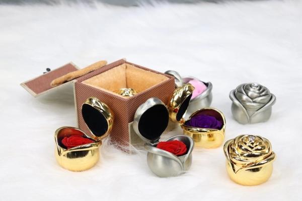 Amazon Wholesale Gold Plated Color Metal Ring Box Stabilized Roses in Box
