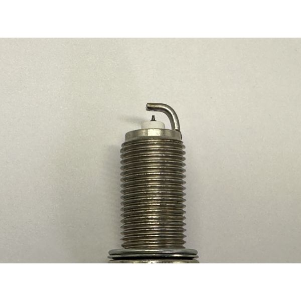 90919-51185 Iridium Spark Plug SK20HR11 DENSO 3421 Spark Plug