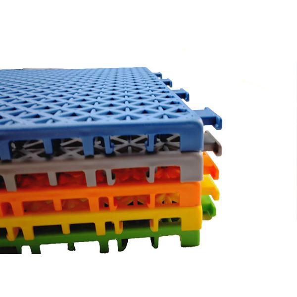 Recyclable PP Multi Purpose Sports Flooring Anti UV Moistureproof Multicolor