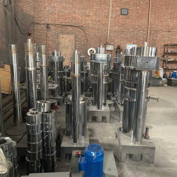 Small Scale Edible Oil Refining Machine Crude Oil Refinery Machine for Oil Production