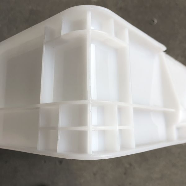 Euro resistente que apila las bandejas plásticas de la comida blanca de los envases para los pescados de congelación