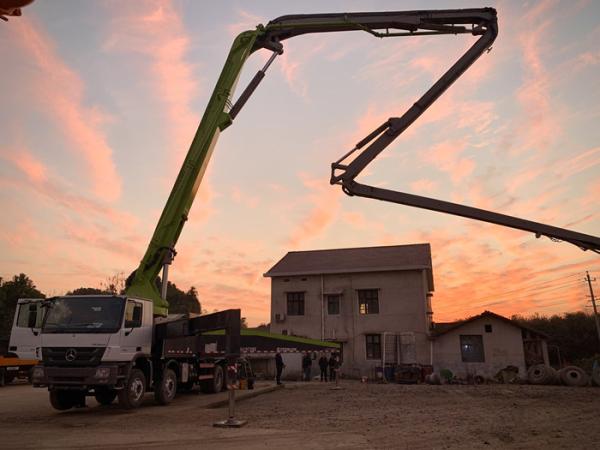Bomba concreta Zoomlion 62M With Mercedes Benz do equipamento da construção