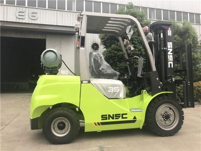 3.5tons Motor de gás empilhadeira com lateral de mudança e pneu sólido pode ser personalizado