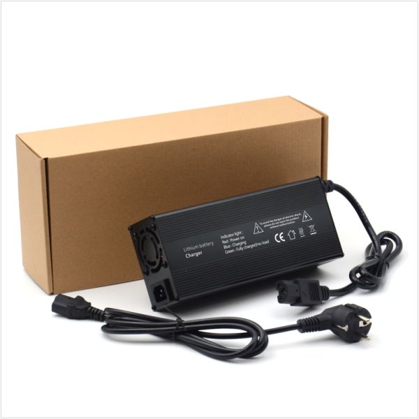 Сплавный корпус Интеллектуальные литиевые зарядные батареи Защита от перегрева YM-R15-LK2