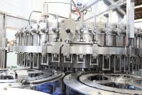 Têtes remplissantes de la machine de remplissage de boisson de CDD 10000bph 40 avec le système de nettoyage de CIP