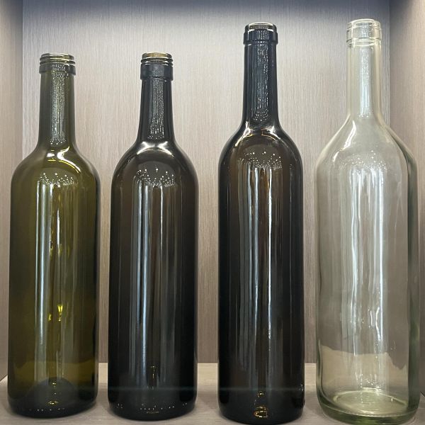 Industrial Beverage 750ml Clear Round Bordeaux Red Fruit Wine Bottles with Cork Caps