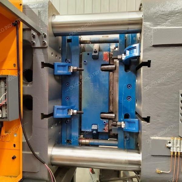 550T の 効率 的 な 注射 鋳造 機械