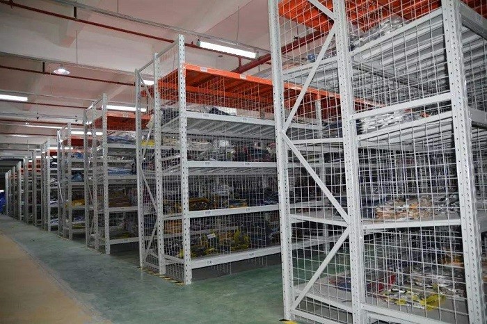 Приостанавливанное линейное высокое СИД залива освещая различную фасоль 150W двигает под углом с датчиком движения