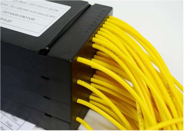 SCAPC Connectors 1x2,1x8,1xN Fiber Optical PLC Splitter Steel Tube Type High Reliability