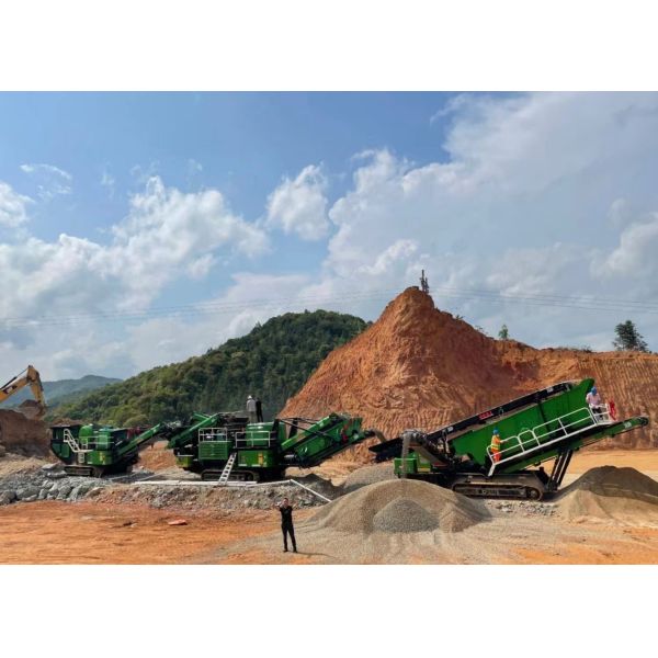 транспортер машины 180 TPH дробилки Crawler 50Kw мобильный портативный конкретный