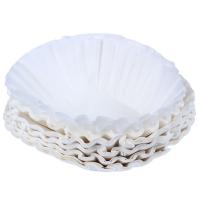 Les papiers filtre jetables naturels blancs de café pour versent au-dessus du dispositif d'écoulement
