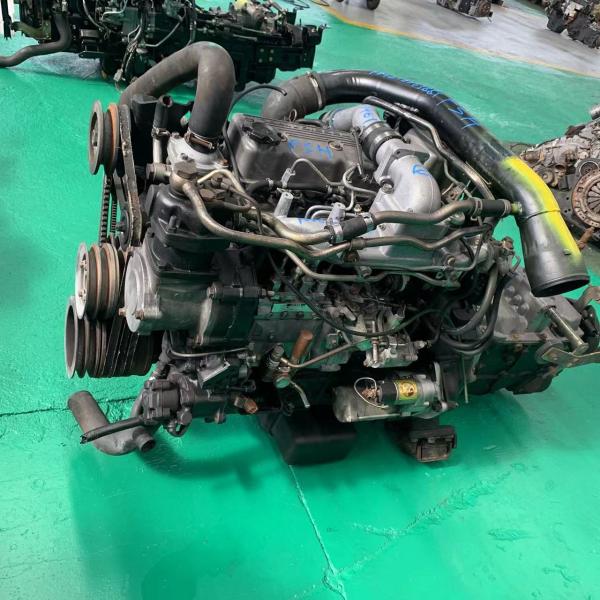 180 Lb-Ft Nissan FD46T moteur diesel utilisé conception de l'arbre de cames aérien