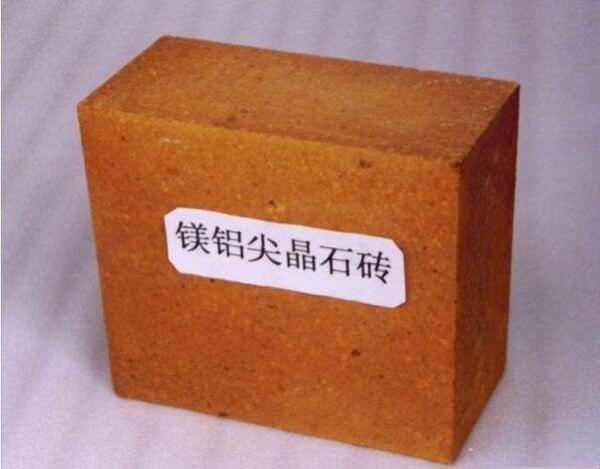 18% CaO Content Refractory Magnesia-Alumina Bricks for Cement Kiln Kiln Construction