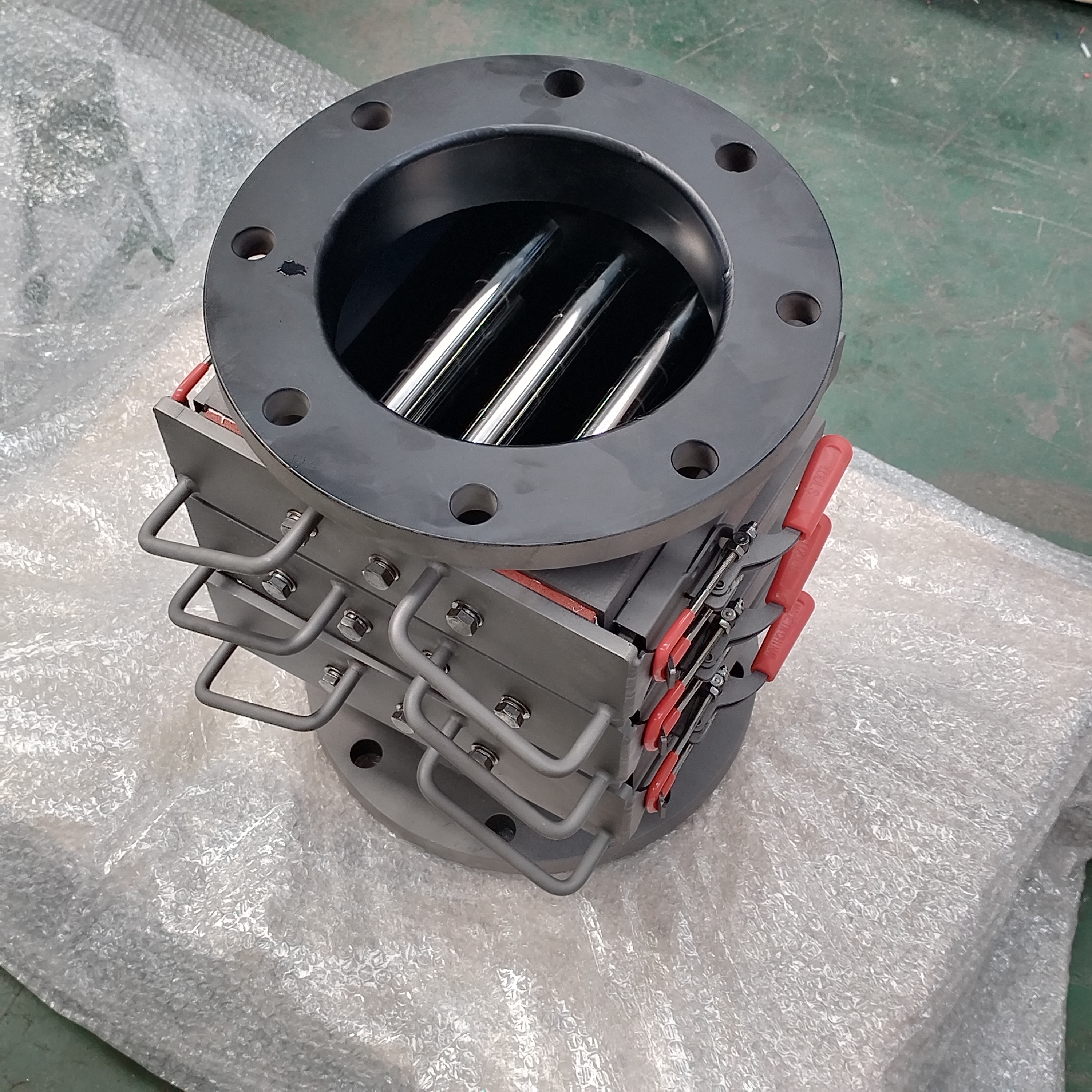Electro Magnetic Separator with NdFeB Permanent Magnet System and Intelligent Self-Cleaning Mechanism for 8000-15000GS Field Strength