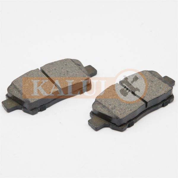 D822 Front Ceramic Brake Pads To-yota Corolla Yaris Prius Echo