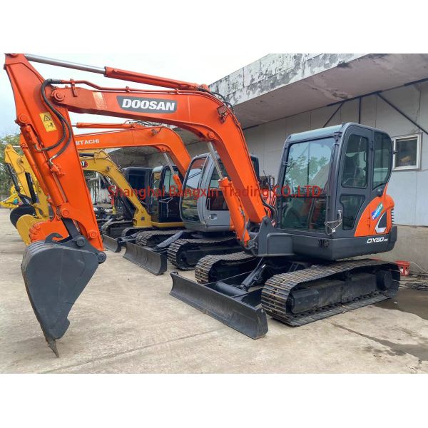 Original Hydraulic Pump Almost Yangma Engine Doosan DX60 Crawler Excavator in 2021