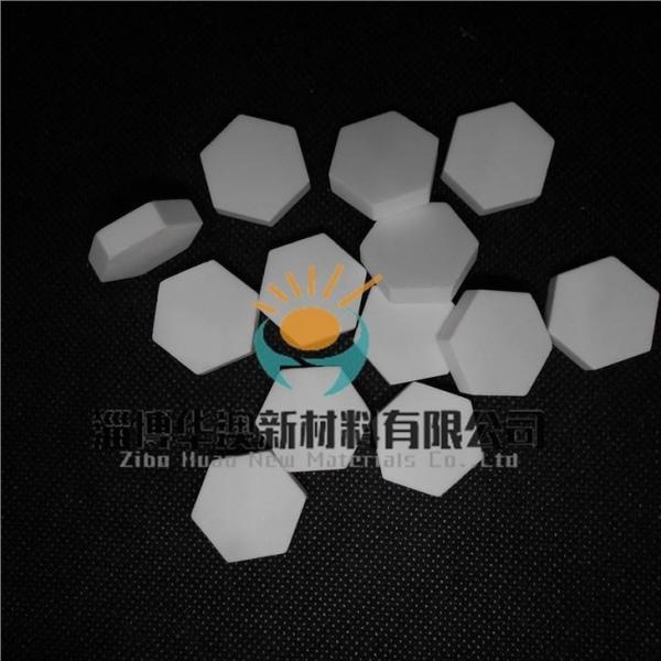 95 Hexagonal Shape Alumina Ceramic Tile Alumina Material For Steel Industry