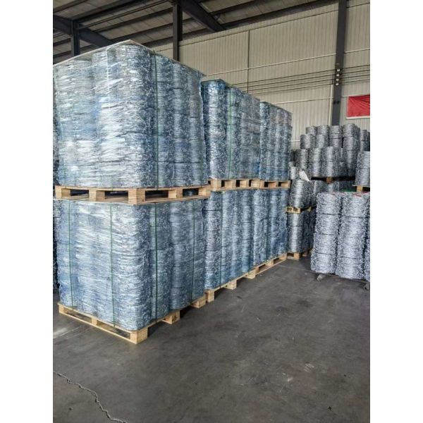 15 - 200g Zinc Coated Steel Barbed Wire Rolls for Enhanced Corrosion Protection