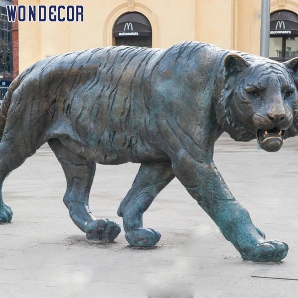Les statues en bronze extérieures sculptent Tiger Figurine Life Size en bronze 135cm
