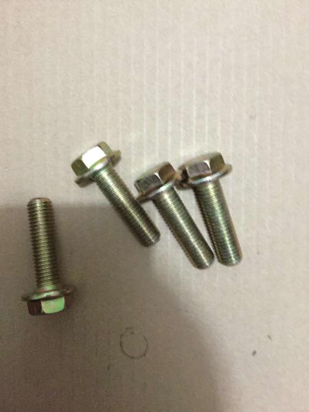 part No. : 6732-11-1720 bolt   6744-41-3020 bolt  use for pc300-8 engine 6d114