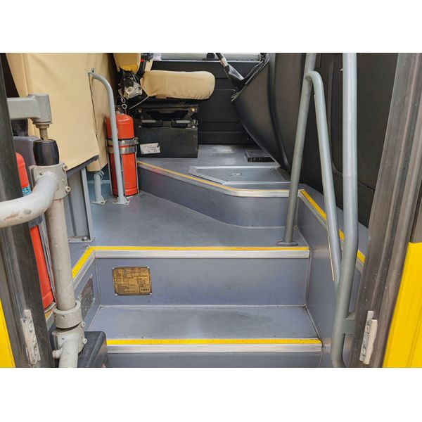 41 Мест Школьные Автобусы  Дизельное Топливо  Произведены в Августе 2014