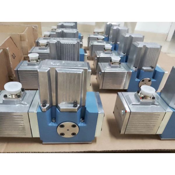 Hydraulic Pumps  Servo Valvev D691-2133D Q80DBAABNEA2N