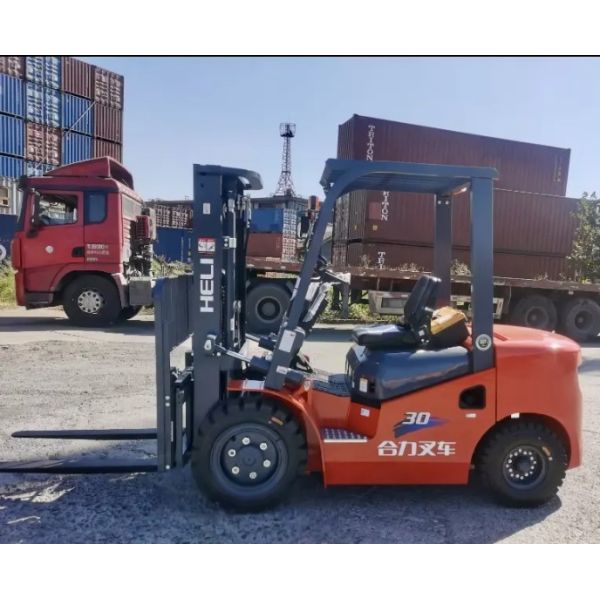 30 Ton HELI Heavy Diesel Operated Forklift CPCD300