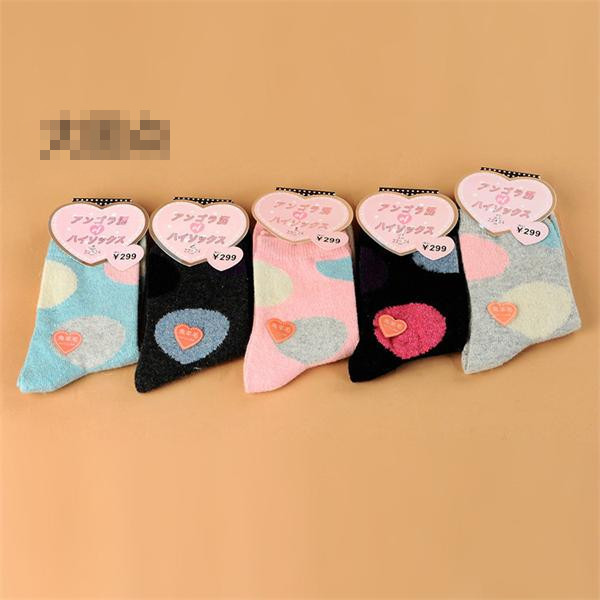 Hot selling christmas patterned design winter wool socks in high warmth for women