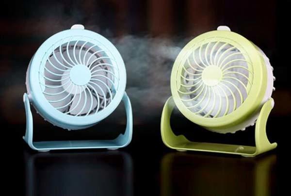 2018 Wholesale USB Desktop Creative Quiet Water Mist Spray Mini Cooling Fan