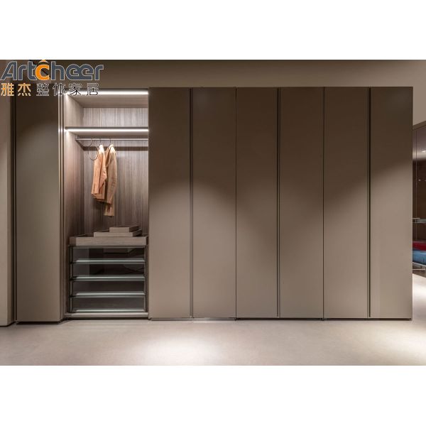 Scandinavian Design Customized Size Eco-Friendly Material Wardrobe Closet for Modern Bedrooms