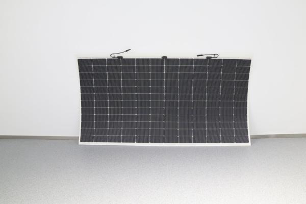 9bb 100 Watts Mono Solar Panel Polished Pet Coating Max. Power 580W Optimum Operation Voltage 44.19 V 23% Module PV Power IP67 Waterproof