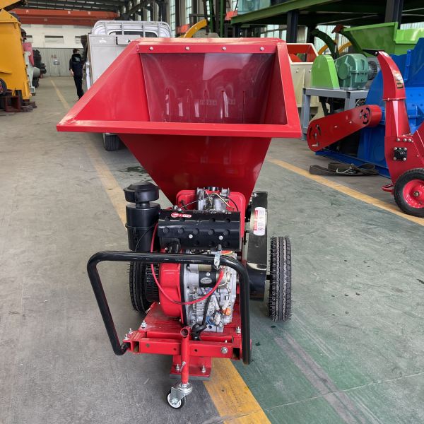 12cm Blade Crusher 192f Gasoline Tree Grinder for Horizontal Tree Branch Shredding