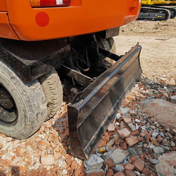 90 New Wheeled Excavator Second Hand DOOSAN DH150W-7 Used 4 Wheeled Digger