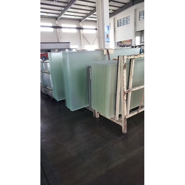 Safety AR Coating Solar Glass Low Iron UV Resistant Glass For Solar Panel Backsheet