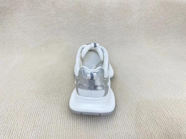 Women white comfort sport shoes with mesh upper breathable and anti slip