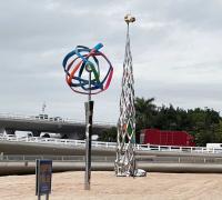 Grande escultura exterior de aço inoxidável contemporânea uma altura de 10,0 medidores