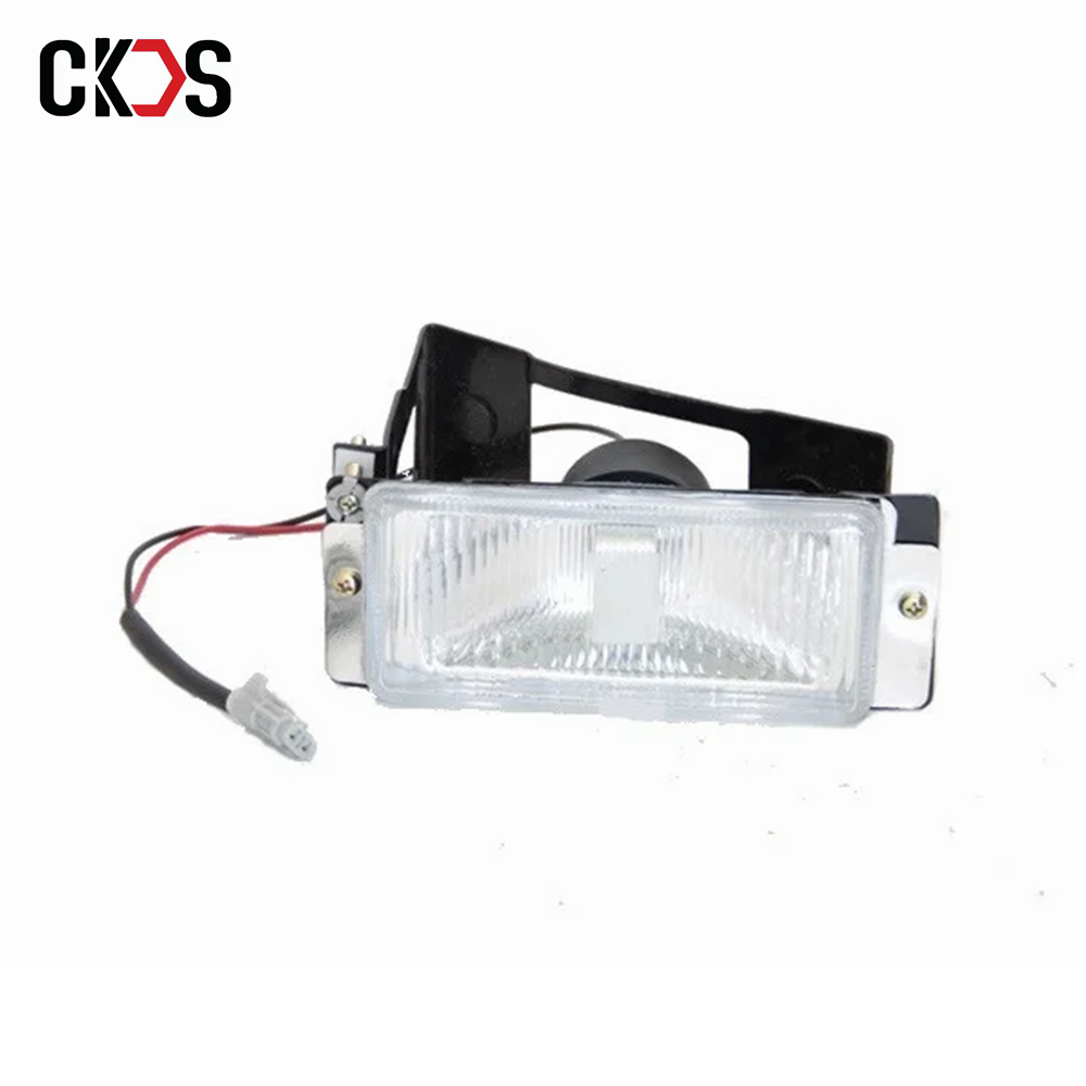 ЛАМПА ТУМАНА частей тела OEM запасной части тележки прямой связи с розничной торговлей фабрики японская для ISUZU NKR77 4JH1 8-97248539-0 8972485390