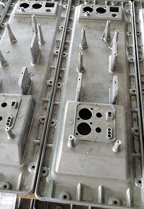 A380 Die Casting Parts Brushing Passivating Sandblasting Laser Engraving Gold Plating